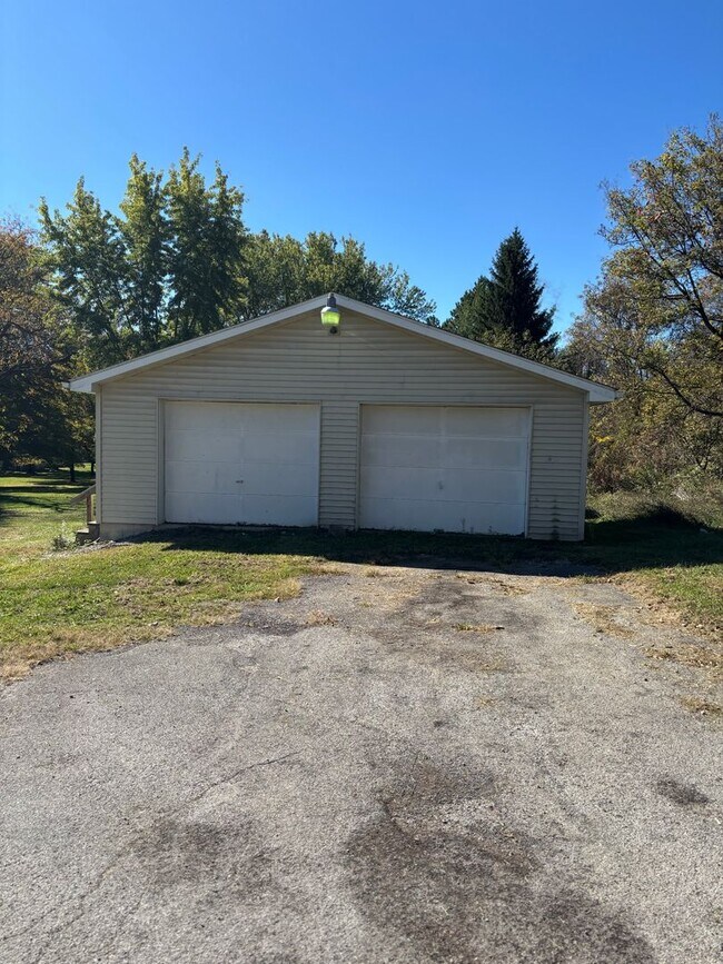 Foto del edificio - 326 Mohawk School Rd