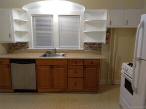 Building Photo - 22 Fostoria St