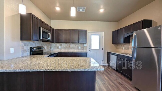 Building Photo - 1273B Jasmine Dr