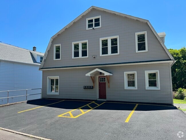 Building Photo - 3007 S Main St