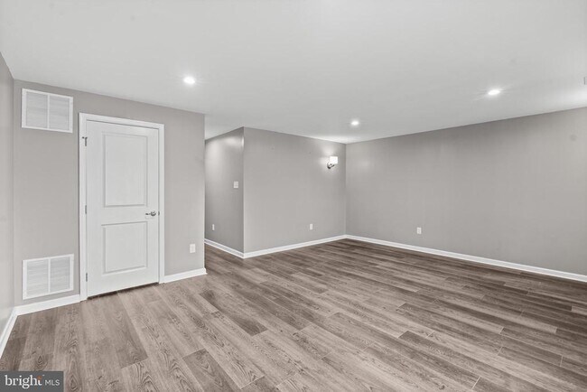 Foto del edificio - 100 Meridian Ln