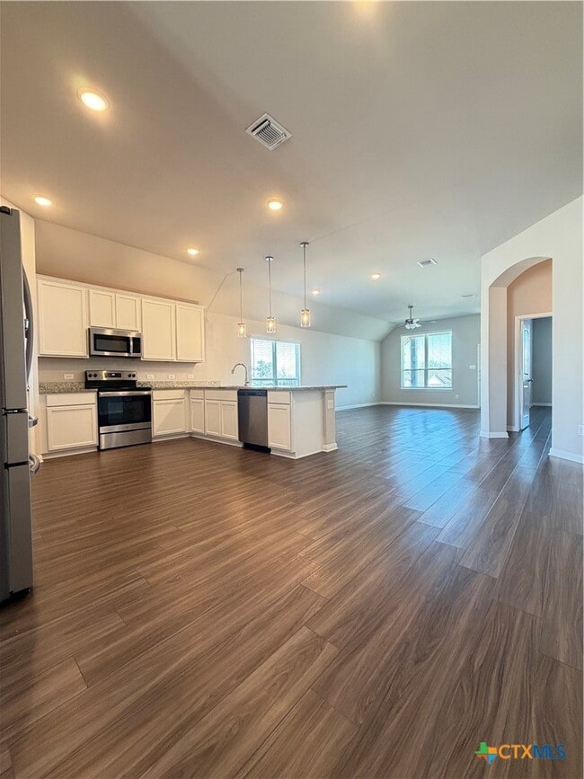 Building Photo - 10000 Kensley Rose Dr