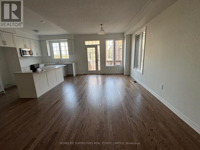 Building Photo - 288 Bergamot Ave