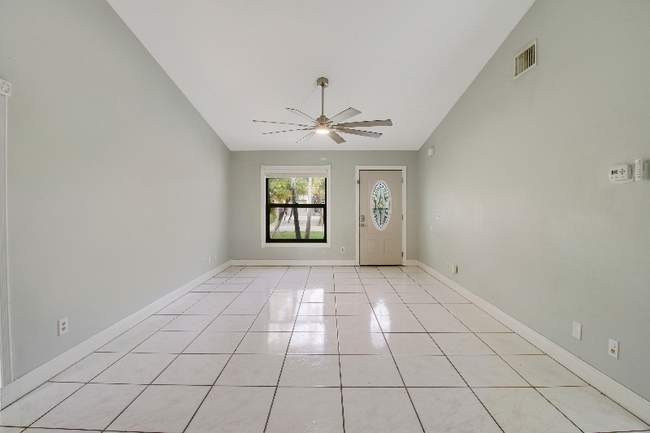 Building Photo - 5929 SE Collins Ave