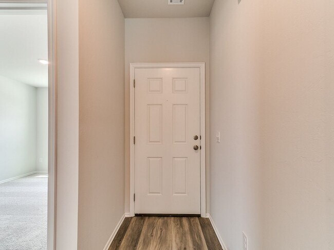 Building Photo - Charming New Home!