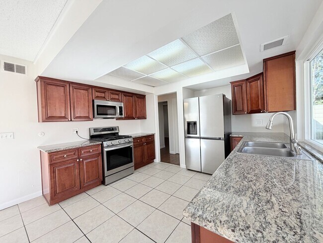 Foto del edificio - Cozy, charming newly updated 3 bed 2 bath home located in a cul-de-sac