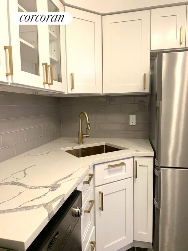 Foto del edificio - 38 W 69th St