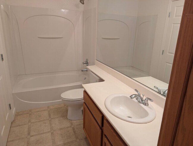 Foto del edificio - 505 Diamond Creek Ct