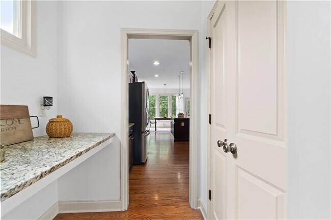Foto del edificio - 8275 Majors Ridge Way