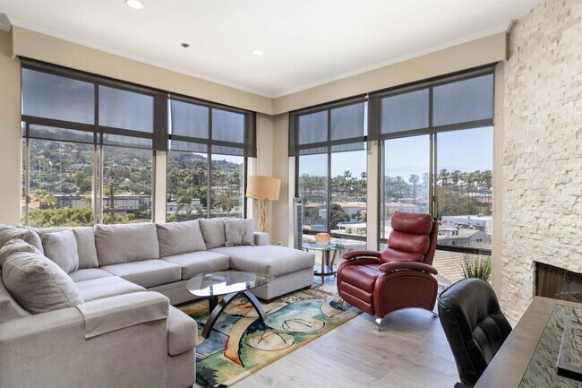 Building Photo - 8110 El Paseo Grande