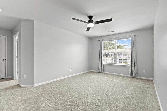 Building Photo - 2564 KINGSFIELD ST