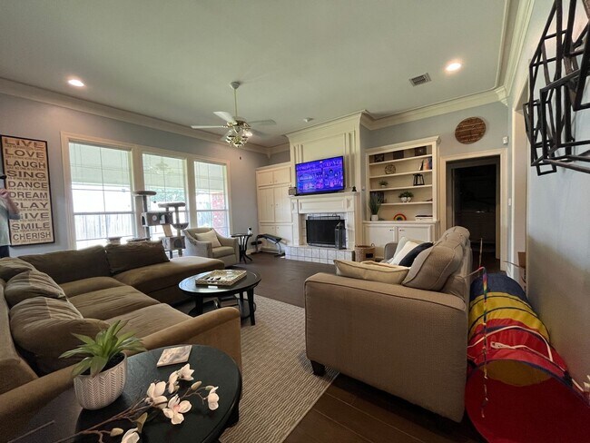 Building Photo - 852 Azalea Garden Dr