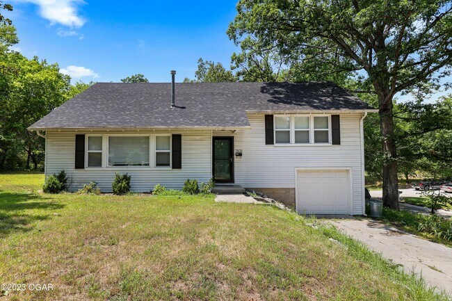 Building Photo - 3502 S Pearl Ave