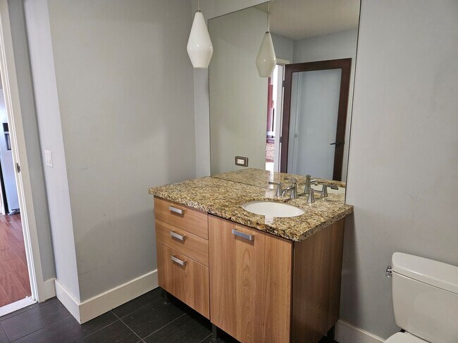 Foto del edificio - 460 S Spring St