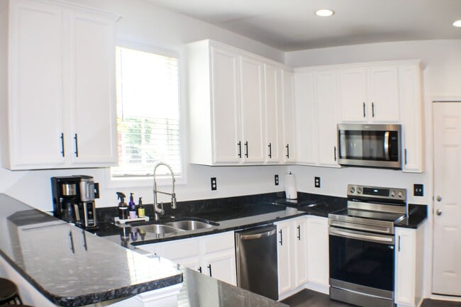 Foto del edificio - Fully furnished - single family