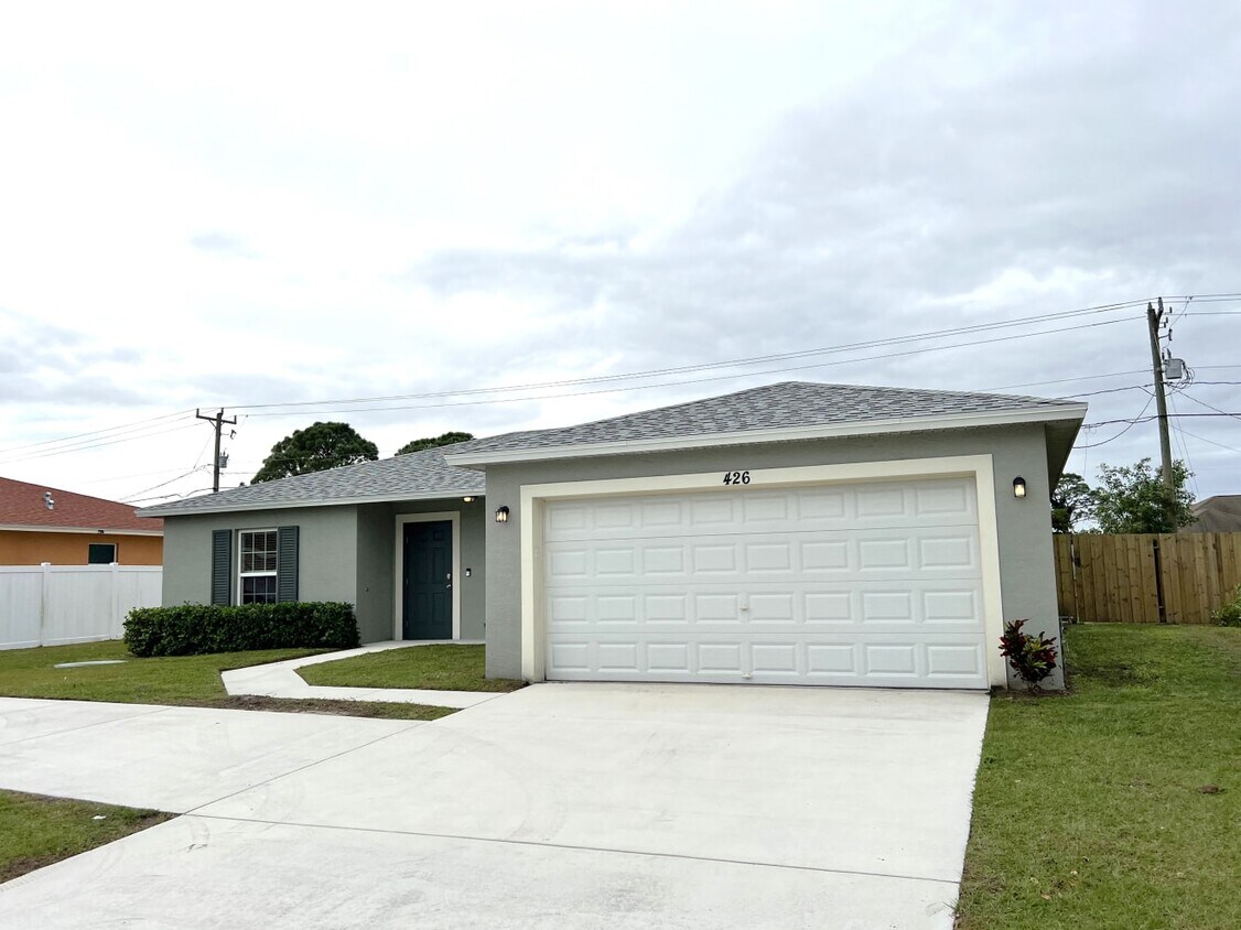 426 NW Airoso Blvd House Rental in Port Saint Lucie, FL