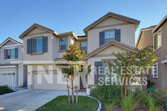 Foto del edificio - Like new! Stunning 4 bedroom Roseville hom...