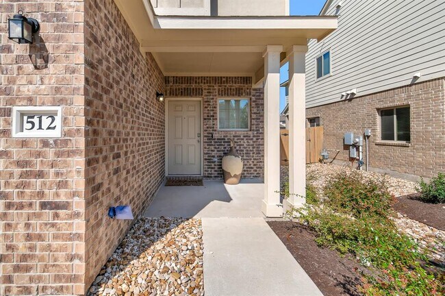 Building Photo - 512 White Steppe Way