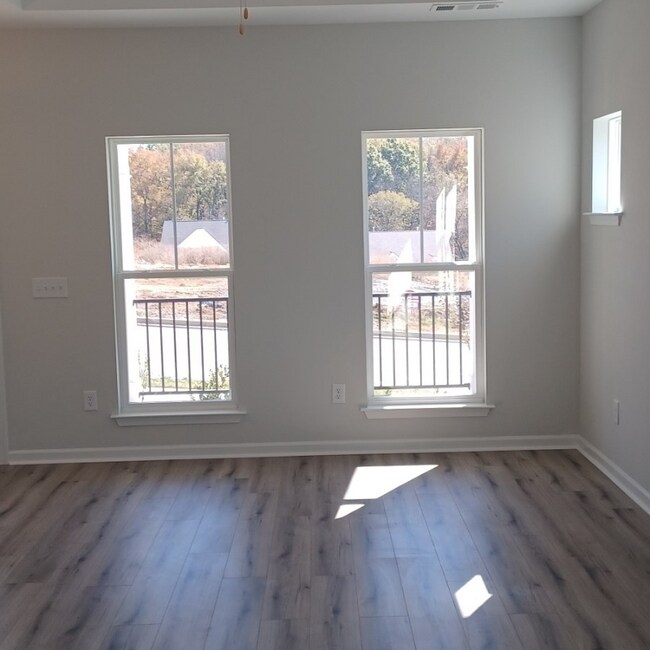 Foto del edificio - 8129 Warbler Wy