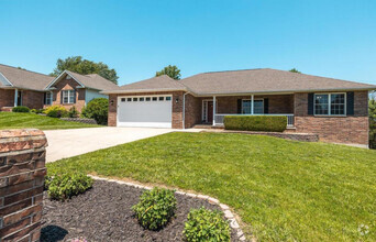 Building Photo - 1215 Britt Ln