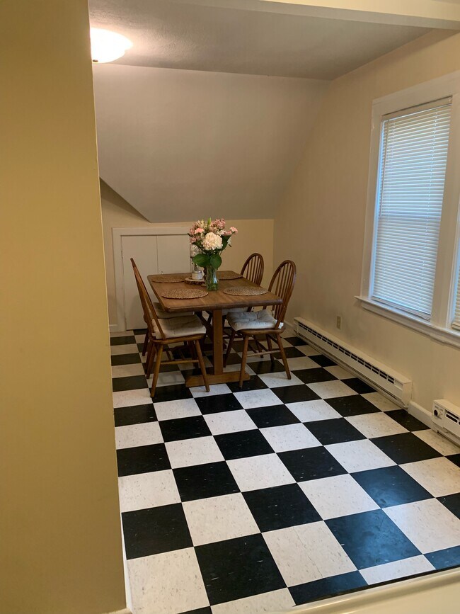 37 Maplewood Ave, West Hartford, CT 06119 House Rental in West