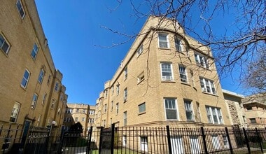 Building Photo - 4538 N Wolcott Ave