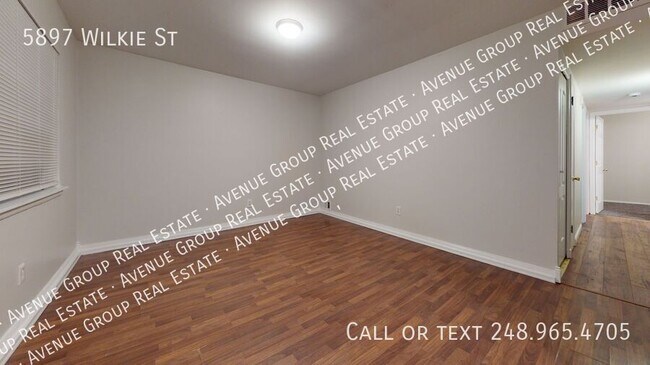 Foto del edificio - 5897 Wilkie St