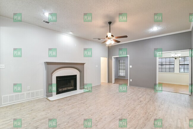 Foto del edificio - Beautiful 3/2/2 in SW Arlington!