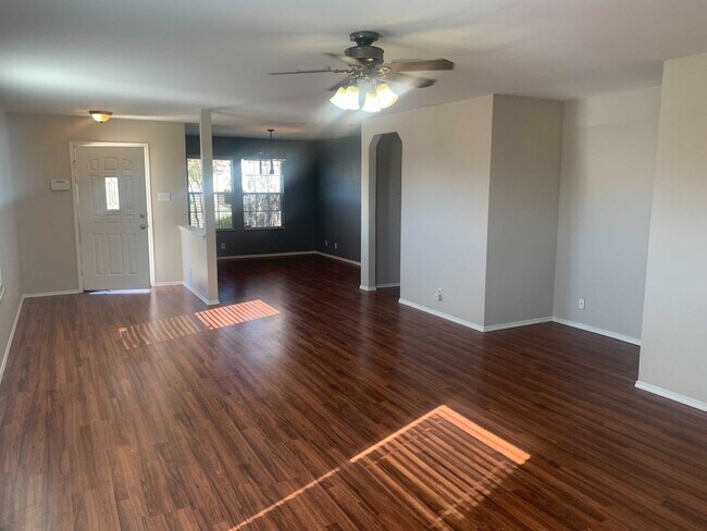 Foto del edificio - *COMING SOON* Beautiful Corner Lot Home in Desirable Stone Oak!