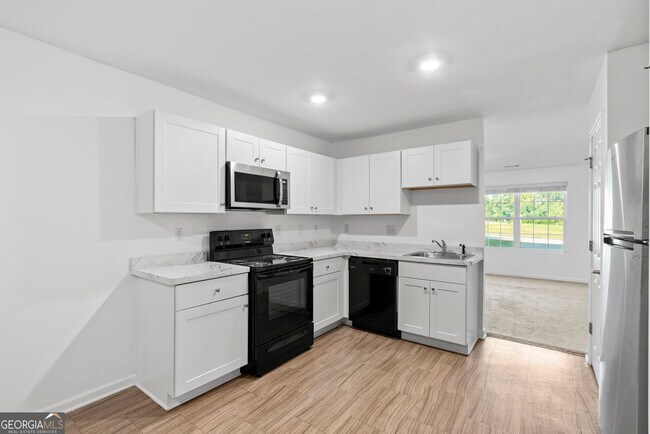 Building Photo - 566 Elle's Wy