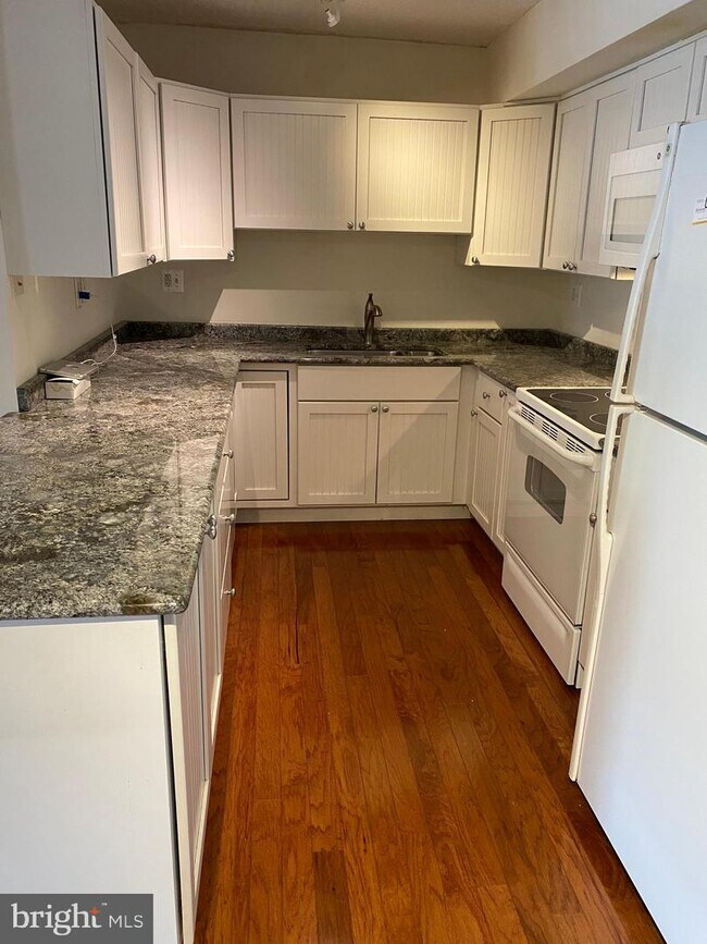 666 W Germantown Pike Unit 2114, Plymouth Meeting, PA 19462 Apartment