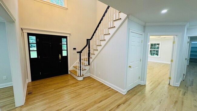 Building Photo - 455 Cedar Ln