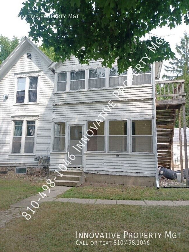 Building Photo - 302 Pine St