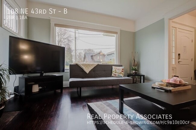 Foto del edificio - 108 NE 43rd St