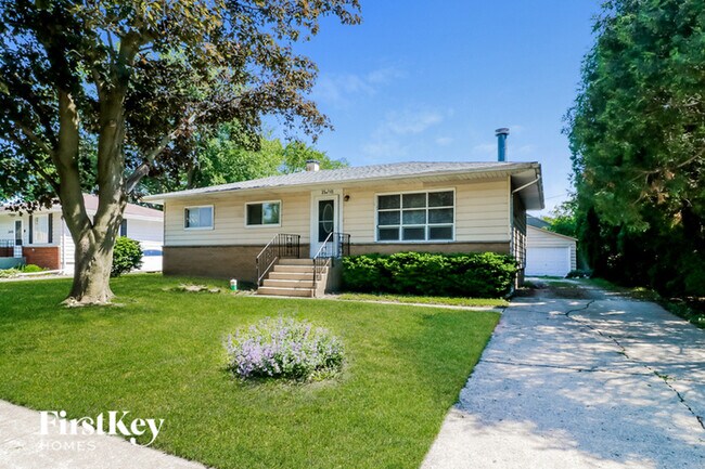 Building Photo - 35W715 Crispin Dr