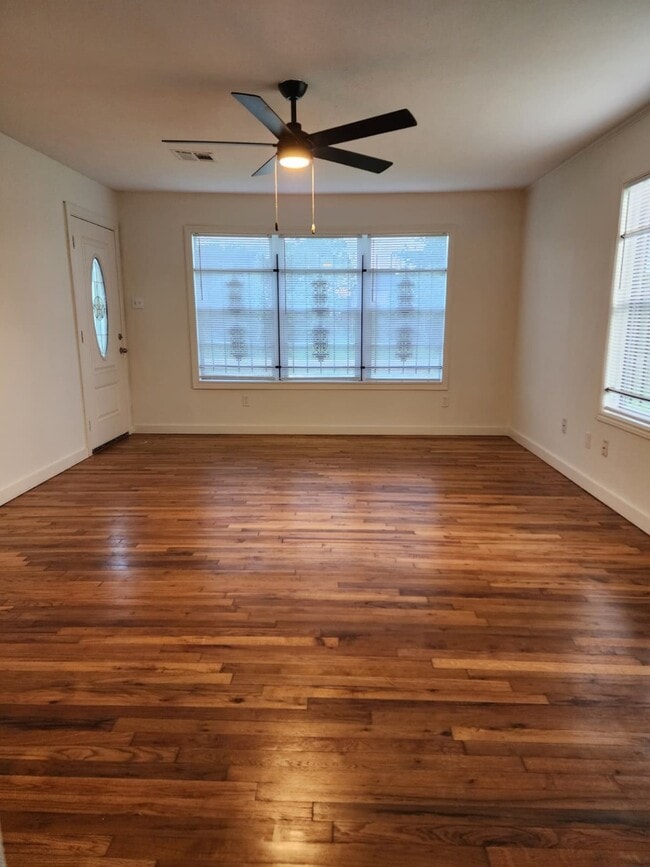 Building Photo - 5309 Ricky St