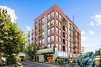 Building Photo - 409 Swift St