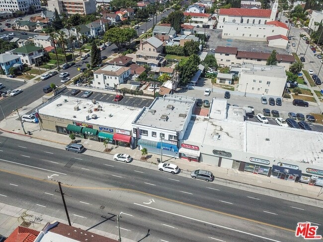 Photo - 4015 W Olympic Boulevard House
