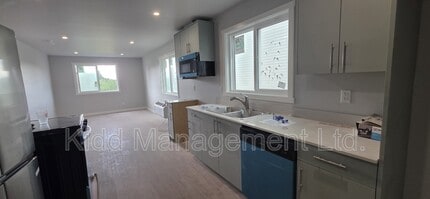 Building Photo - 6285-6285 Monterey Rd