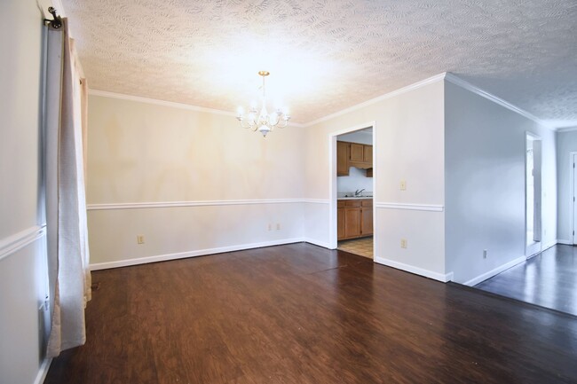 Building Photo - 3 Bedroom 2 Bath Home with Bonus room