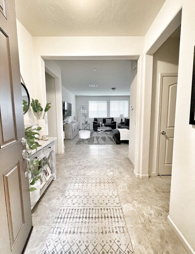 Foto del edificio - Beautiful Home for rent in Visalia, Ca