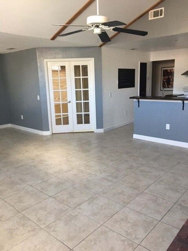 Building Photo - Fabulous 3-bedroom, 2-bath condo in Altamo...