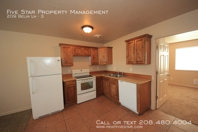 Building Photo - 209 Belva Ln