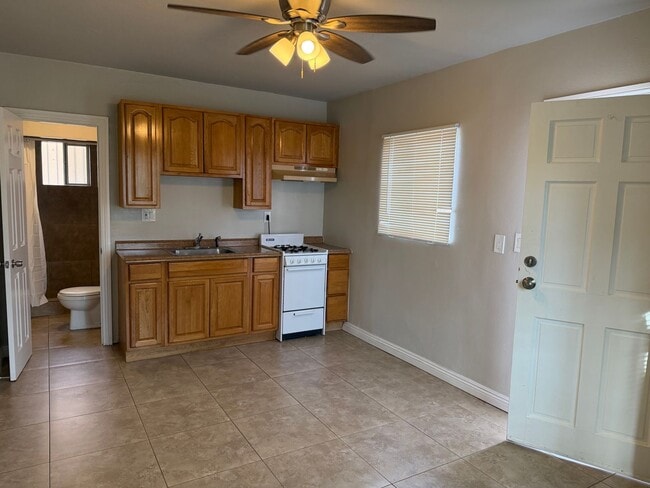 Building Photo - 339 E 19th St