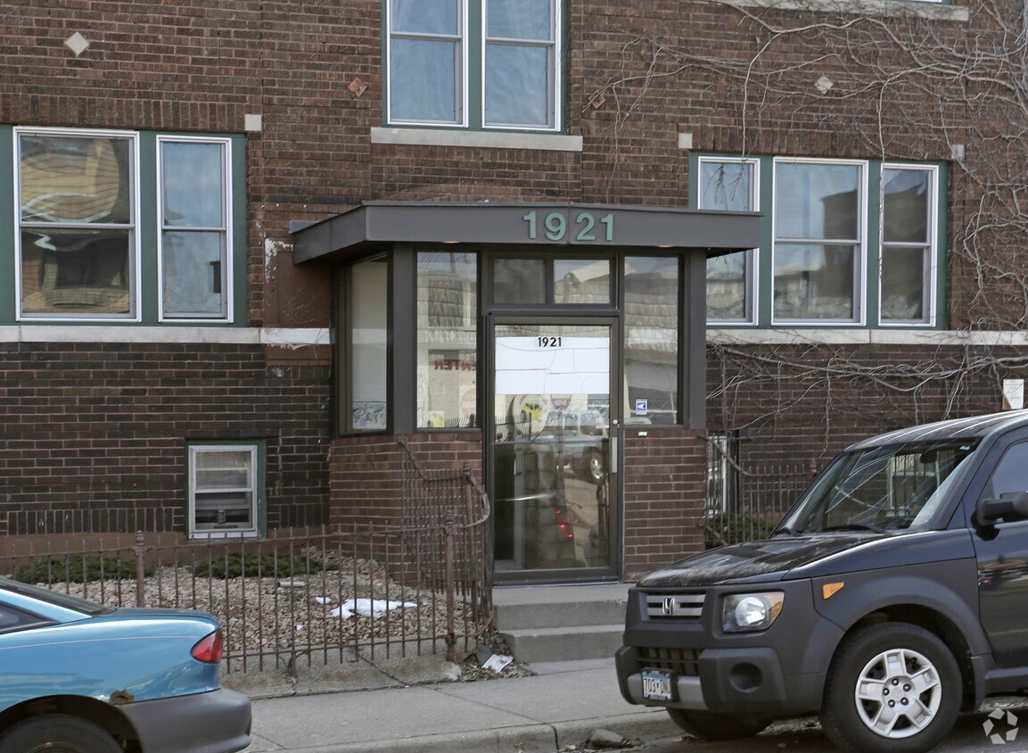 Building Photo - 1921 1st Ave S