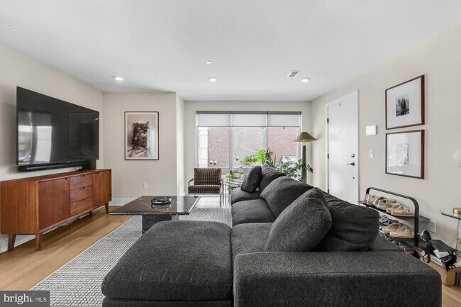 Foto del edificio - 750 N 19th St