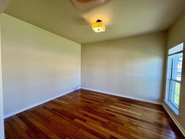 Foto del edificio - Conveniently Located to Randolph AFB, 4/2.5 ~ Large Backyard ~ Storage Shed ~ Move In Ready!