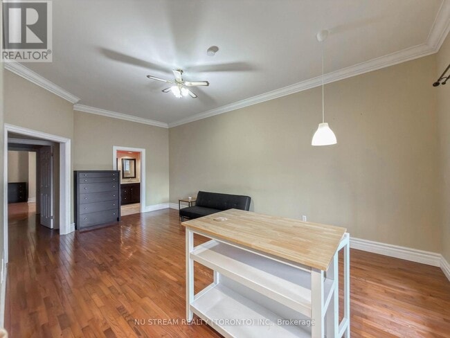 Building Photo - 72 Snively St