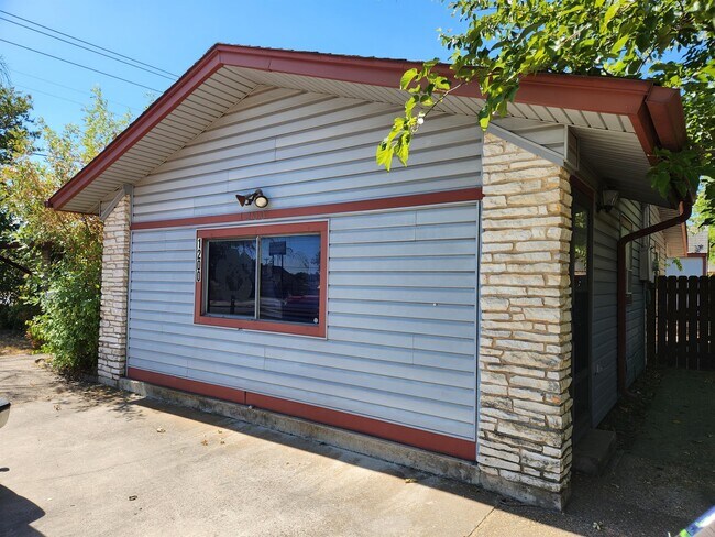 Building Photo - 1200 Kathey Dr