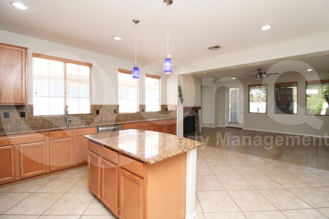 Building Photo - 361 S Melba St